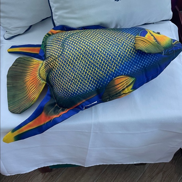 Colorful Fish-Shaped pillow. - Picture 3 of 3